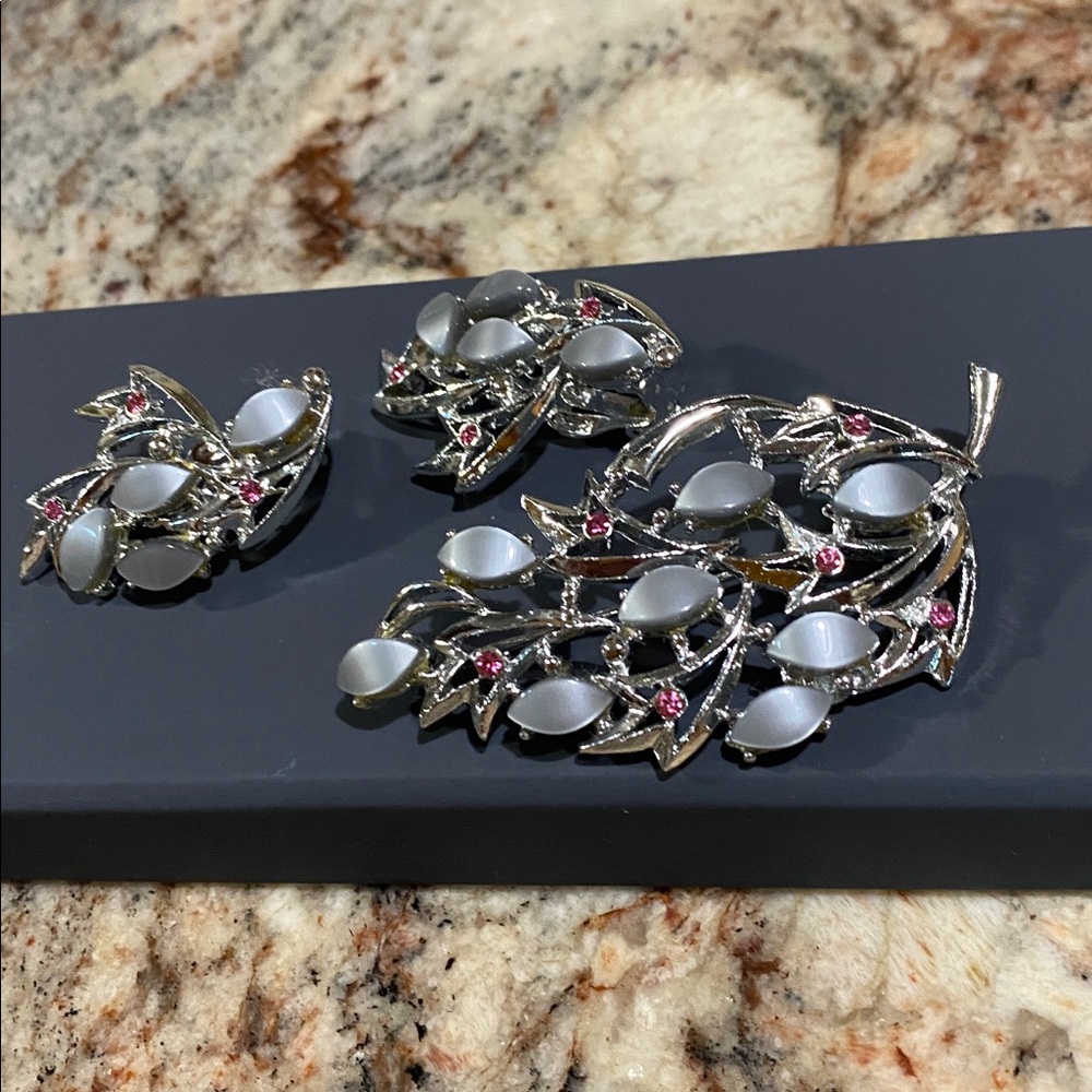 Elegant Silver and Pink Leaf Brooch and Earring Set